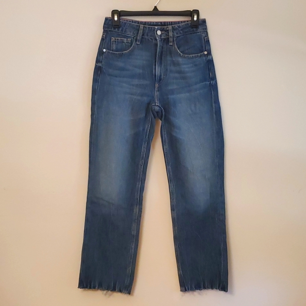 Guess blue jeans with raw edge ankle